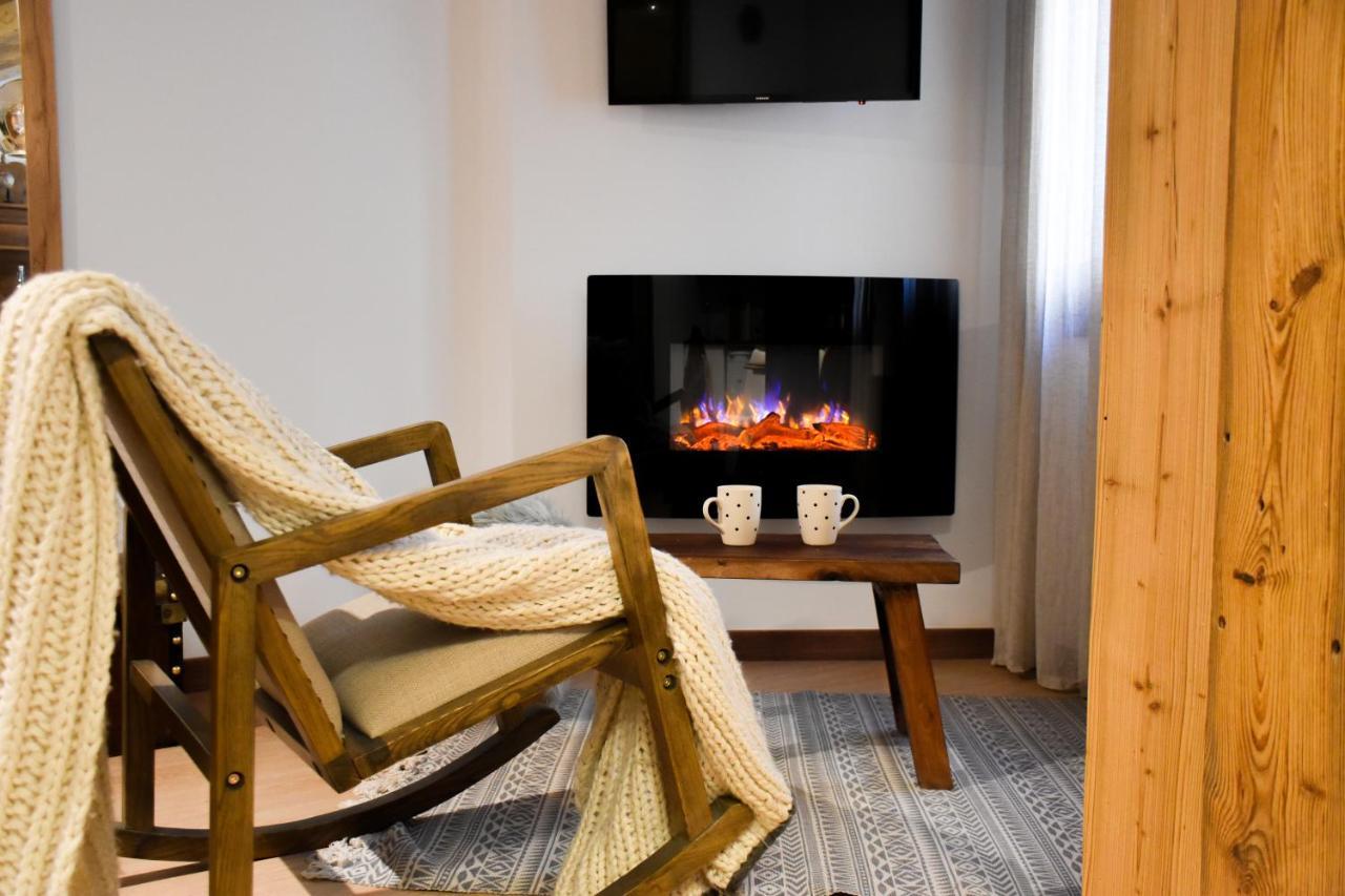 Envalira - Woody Hut 07937