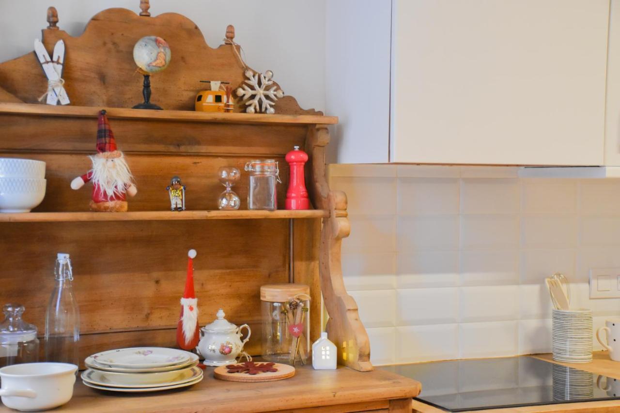 Envalira - Woody Hut 07937